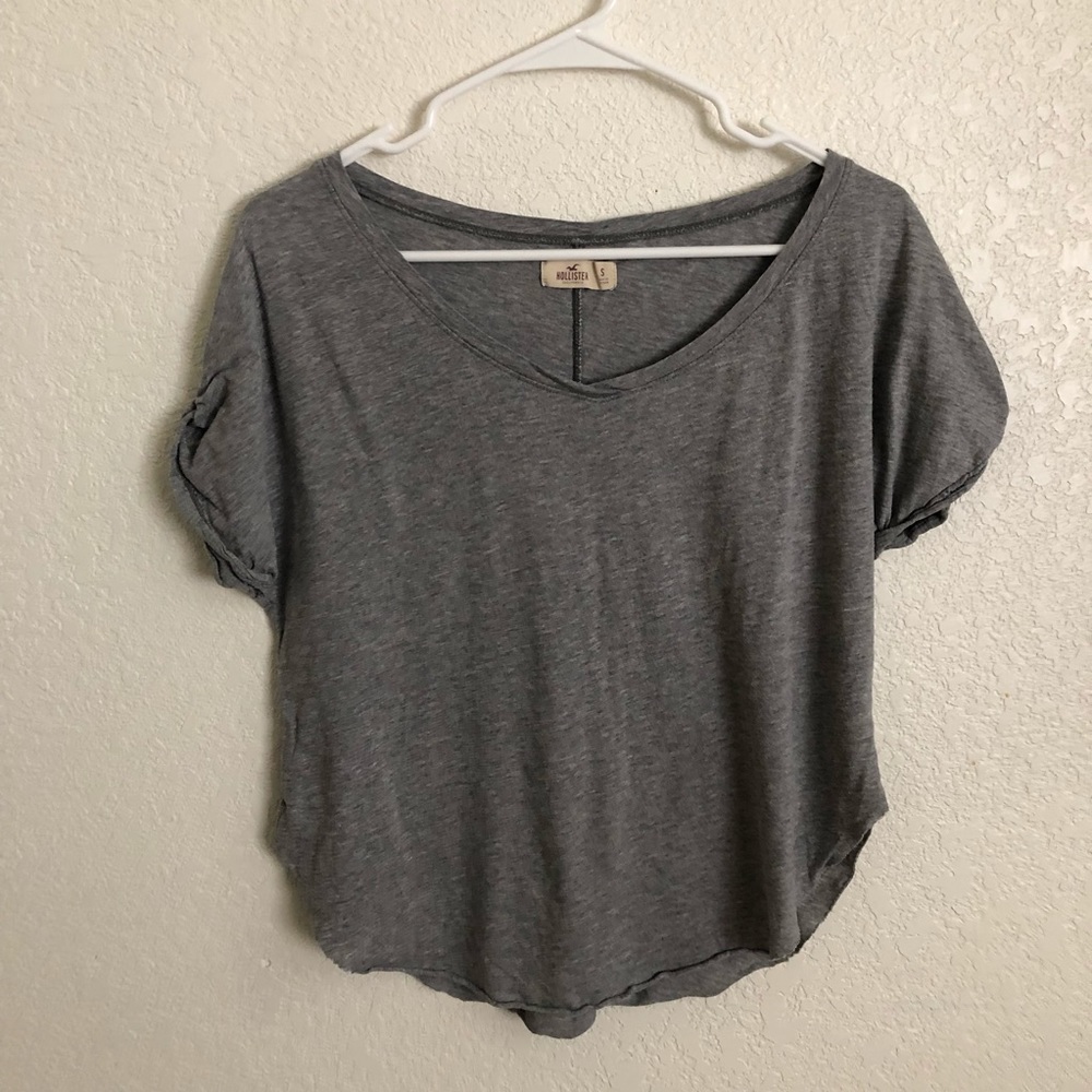 !!! FINAL SALE!!! Hollister Basic V-neck Tee